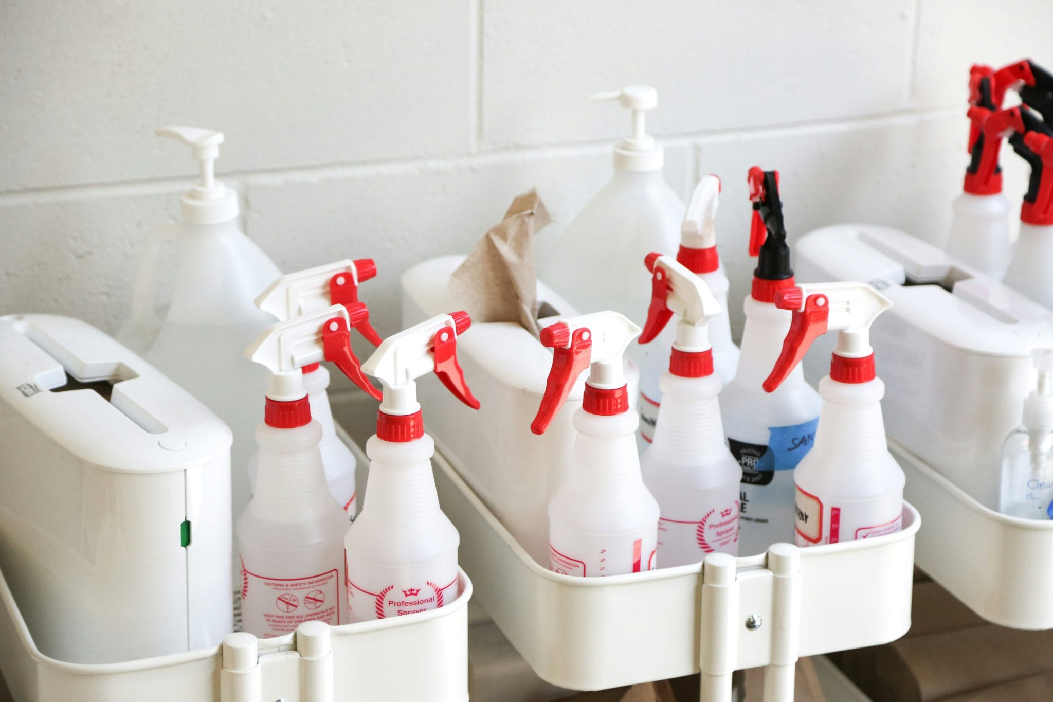 An example of commercial cleaning & janitorial services - an image of common cleaning supplies.